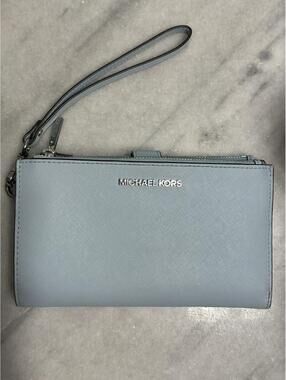 Michael Kors Double Zip Large Jet Set Travel Wristlet Powder Blue Leather